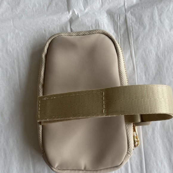 The Darling Effect Tumbler Cup Fanny Pack Natural Beige Adjustable NWOT - Picture 3 of 7